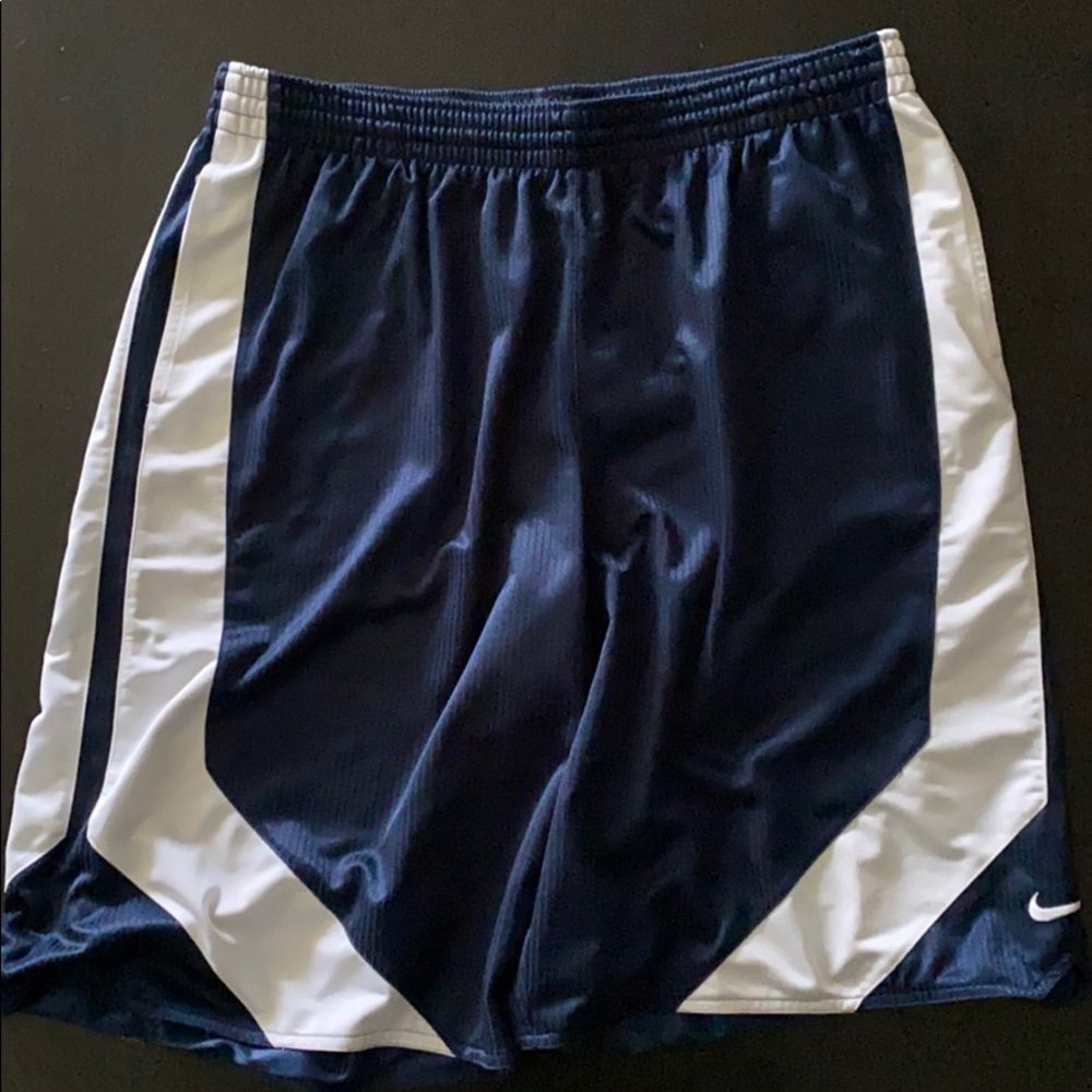 Nike Basketball Shorts - XXL